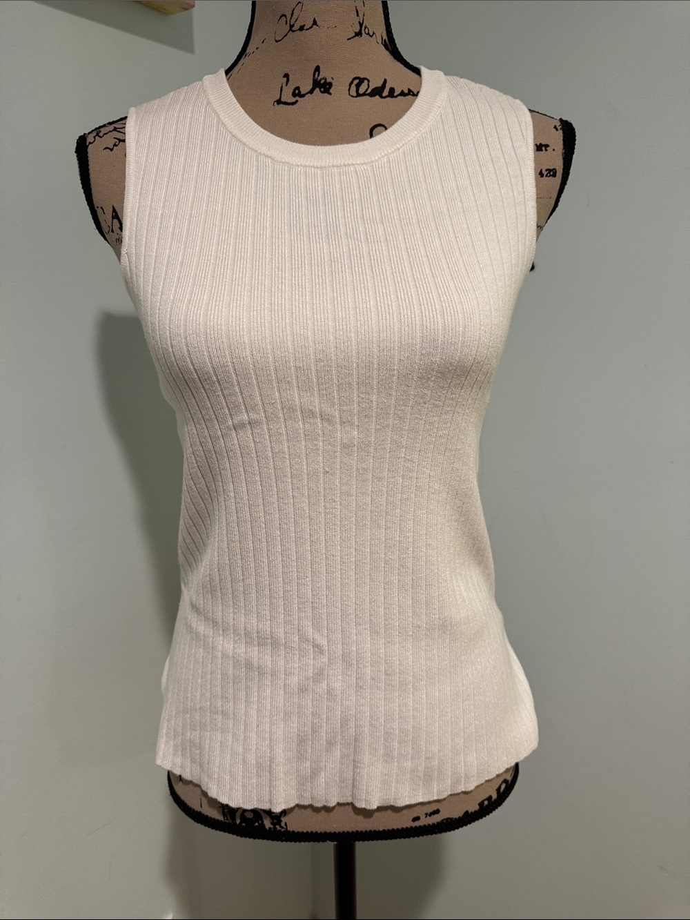 Marled size small Sleeveless Ribbed Knit Tank Top - White/Cream